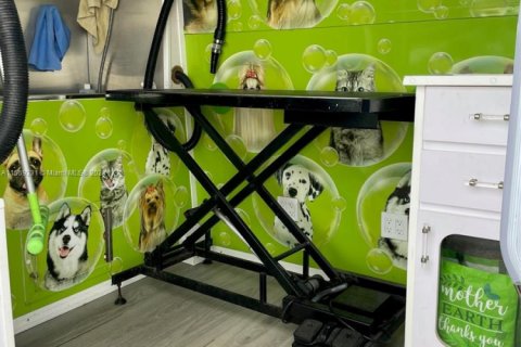 Купить коммерческую недвижимость в Майами-Дейд, Флорида № 2021752 - фото 14