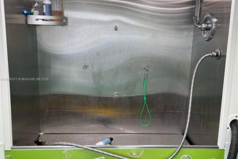 Купить коммерческую недвижимость в Майами-Дейд, Флорида № 2021752 - фото 11