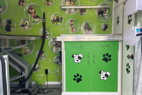 Купить коммерческую недвижимость в Майами-Дейд, Флорида № 2021752 - фото 8