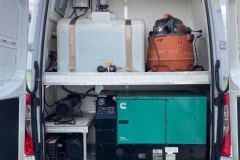 Купить коммерческую недвижимость в Майами-Дейд, Флорида № 2021752 - фото 5