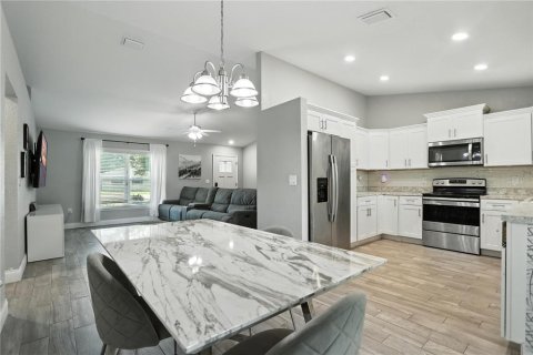House in Auburndale, Florida 3 bedrooms, 128.76 sq.m. № 1857847 - photo 7