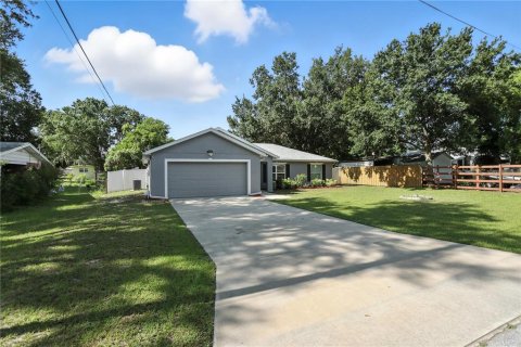 House in Auburndale, Florida 3 bedrooms, 128.76 sq.m. № 1857847 - photo 2