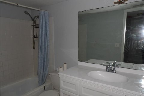 Condo in Tampa, Florida, 1 bedroom  № 2118158 - photo 11