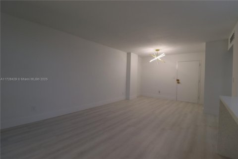 Condominio en alquiler en Sunny Isles Beach, Florida, 1 dormitorio, 67.35 m2 № 1938208 - foto 4