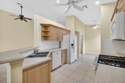 Villa ou maison à vendre à Port St. Lucie, Floride: 3 chambres, 159.98 m2 № 2084822 - photo 14