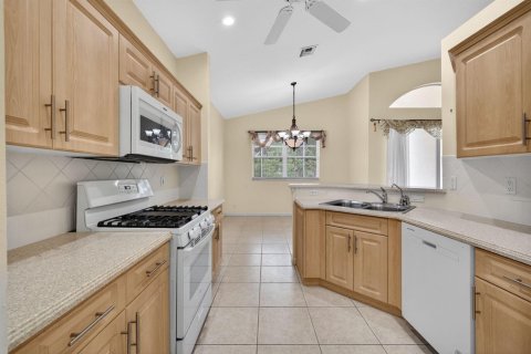 Villa ou maison à vendre à Port St. Lucie, Floride: 3 chambres, 159.98 m2 № 2084822 - photo 15