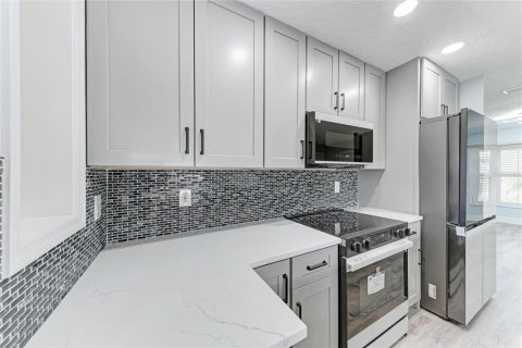 House in Bradenton, Florida 3 bedrooms, 199.74 sq.m. № 1689886 - photo 20