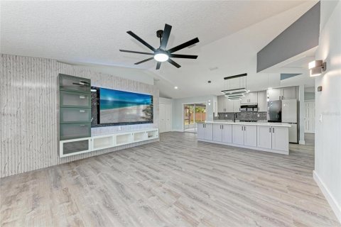 House in Bradenton, Florida 3 bedrooms, 199.74 sq.m. № 1689886 - photo 12