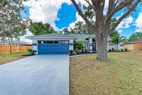 House in Bradenton, Florida 3 bedrooms, 199.74 sq.m. № 1689886 - photo 5