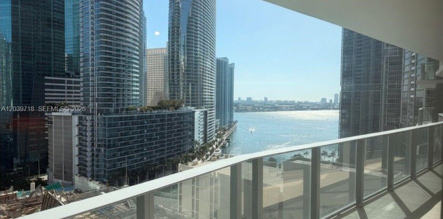 Condominio en Miami, Florida, 2 dormitorios  № 2085898