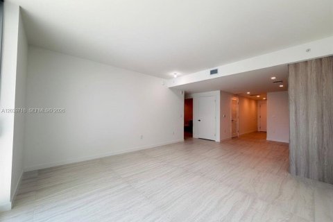 Condominio en alquiler en Miami, Florida, 2 dormitorios № 2085898 - foto 4