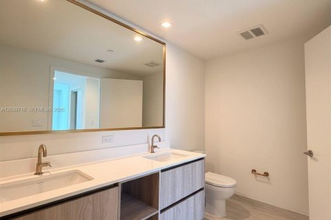 Condominio en alquiler en Miami, Florida, 2 dormitorios № 2085898 - foto 16