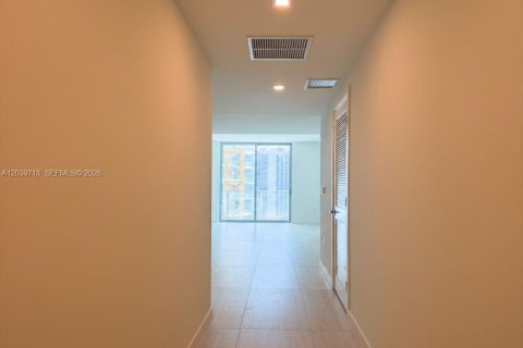 Condominio en alquiler en Miami, Florida, 2 dormitorios № 2085898 - foto 3
