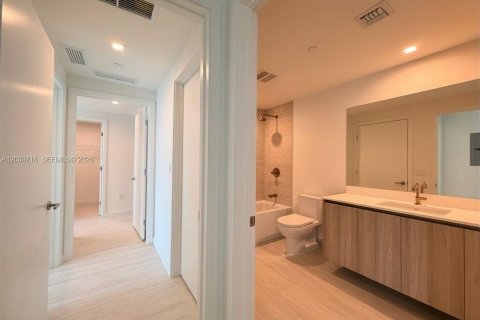 Condominio en alquiler en Miami, Florida, 2 dormitorios № 2085898 - foto 14