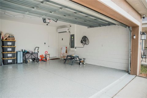 House in Davenport, Florida 3 bedrooms, 144.93 sq.m. № 2208988 - photo 25