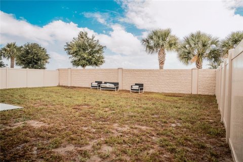 House in Davenport, Florida 3 bedrooms, 144.93 sq.m. № 2208988 - photo 23