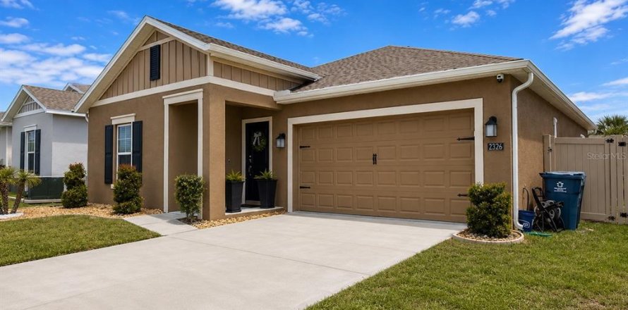 House in Davenport, Florida 3 bedrooms, 144.93 sq.m. № 2208988