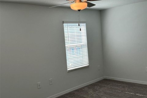 Touwnhouse à louer à San Antonio, Floride: 3 chambres, 154.78 m2 № 2115491 - photo 10