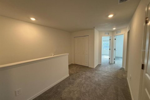 Touwnhouse à louer à San Antonio, Floride: 3 chambres, 154.78 m2 № 2115491 - photo 4
