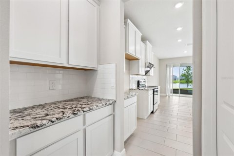 Villa ou maison à vendre à Apollo Beach, Floride: 5 chambres, 275.36 m2 № 2147664 - photo 4