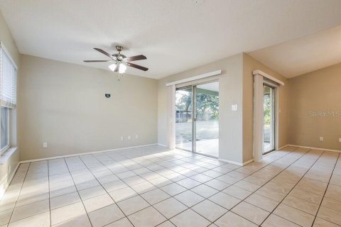 Villa ou maison à louer à Winter Springs, Floride: 3 chambres, 104.7 m2 № 2391037 - photo 4