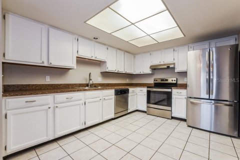 Villa ou maison à louer à Winter Springs, Floride: 3 chambres, 104.7 m2 № 2391037 - photo 8