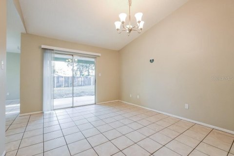 Villa ou maison à louer à Winter Springs, Floride: 3 chambres, 104.7 m2 № 2391037 - photo 7