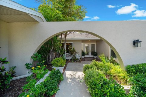 Villa ou maison à vendre à Sarasota, Floride: 4 chambres, 294.41 m2 № 2149929 - photo 2