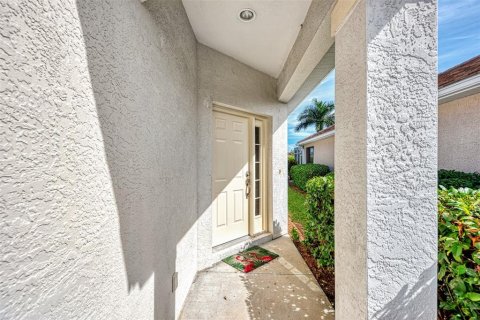 House in Port Charlotte, Florida 2 bedrooms, 134.8 sq.m. № 2166292 - photo 4