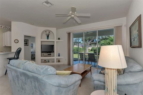House in Port Charlotte, Florida 2 bedrooms, 134.8 sq.m. № 2166292 - photo 13