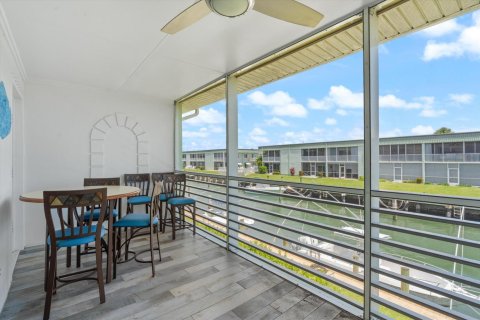 Condo in North Palm Beach, Florida, 2 bedrooms № 2241007 - photo 22