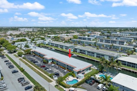 Condo in North Palm Beach, Florida, 2 bedrooms № 2241007 - photo 25