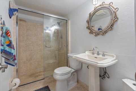 Condo in North Palm Beach, Florida, 2 bedrooms № 2241007 - photo 20