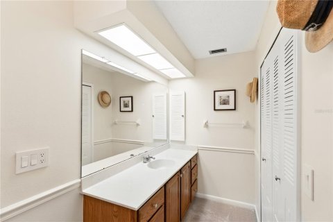 Townhouse in Fort Myers, Florida 3 bedrooms, 168.52 sq.m. № 2393400 - photo 11