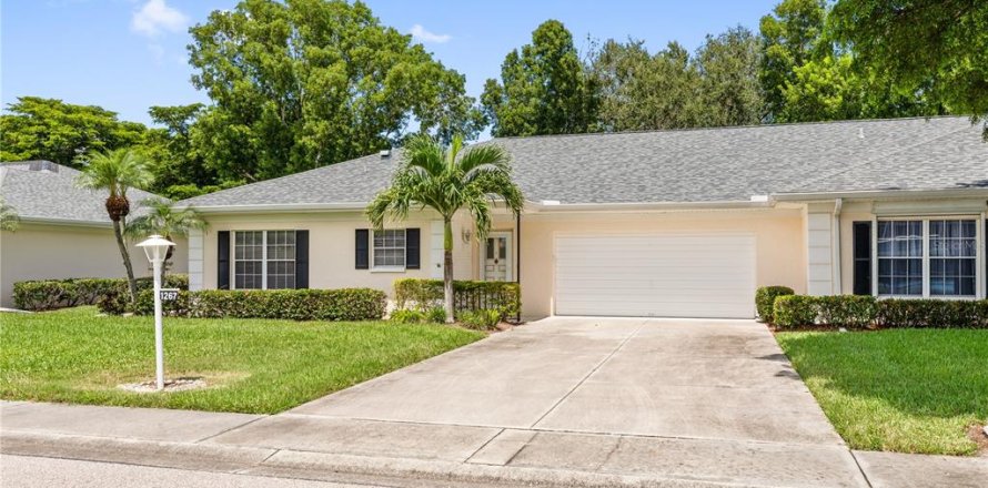 Townhouse in Fort Myers, Florida 3 bedrooms, 168.52 sq.m. № 2393400