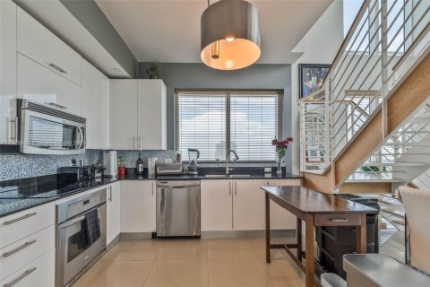 Купить кондоминиум в Майами, Флорида 2 спальни, 119.66м2, № 1956365 - фото 11