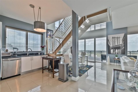 Купить кондоминиум в Майами, Флорида 2 спальни, 119.66м2, № 1956365 - фото 10