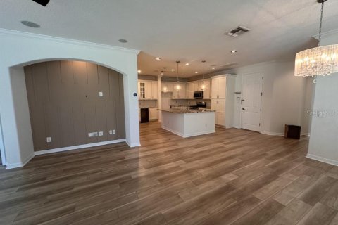 Adosado en venta en Tampa, Florida, 4 dormitorios, 265.98 m2 № 2235648 - foto 8