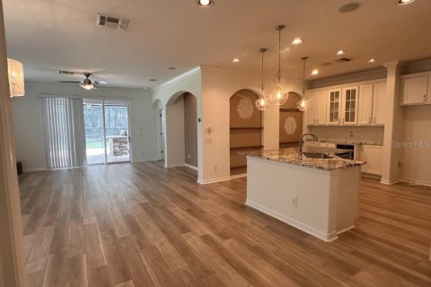 Adosado en venta en Tampa, Florida, 4 dormitorios, 265.98 m2 № 2235648 - foto 5