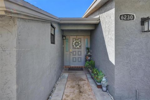 Villa ou maison à vendre à Margate, Floride: 3 chambres, 151.52 m2 № 1930341 - photo 3