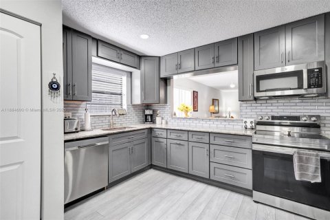 Villa ou maison à vendre à Margate, Floride: 3 chambres, 151.52 m2 № 1930341 - photo 9