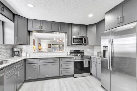 Villa ou maison à vendre à Margate, Floride: 3 chambres, 151.52 m2 № 1930341 - photo 8