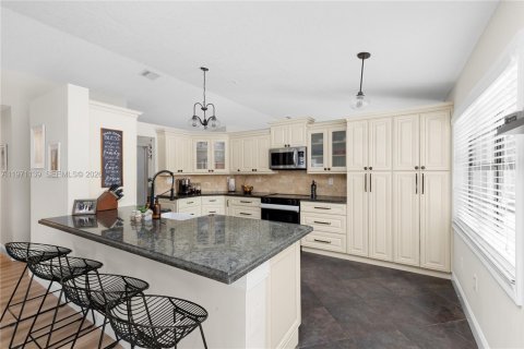 Купить виллу или дом в Дейви, Флорида 4 спальни, 177.26м2, № 2033016 - фото 16