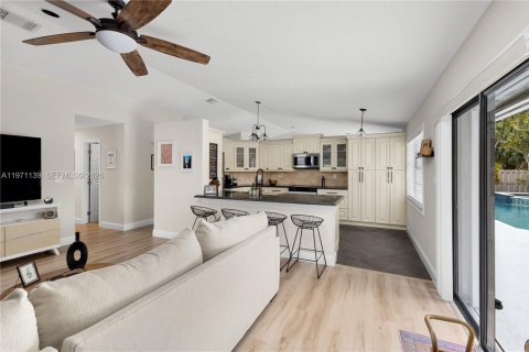 Купить виллу или дом в Дейви, Флорида 4 спальни, 177.26м2, № 2033016 - фото 15