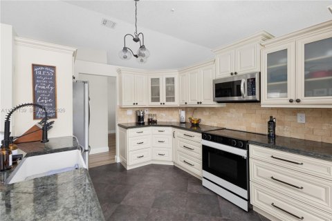 Купить виллу или дом в Дейви, Флорида 4 спальни, 177.26м2, № 2033016 - фото 18