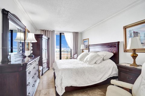 Condo in Hollywood, Florida, 1 bedroom  № 1702593 - photo 4