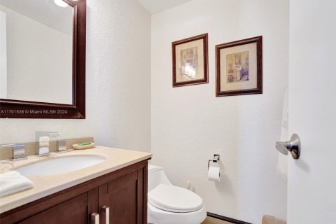 Condo in Hollywood, Florida, 1 bedroom  № 1702593 - photo 10