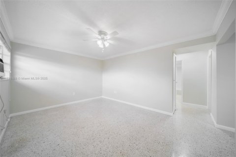 Appartement à louer à Hialeah, Floride: 2 chambres, 84.08 m2 № 1946879 - photo 28