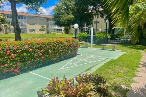 Condominio en alquiler en Lauderdale Lakes, Florida, 2 dormitorios, 87.7 m2 № 1930529 - foto 23