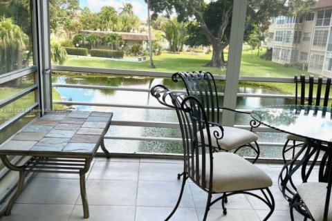 Condominio en alquiler en Lauderdale Lakes, Florida, 2 dormitorios, 87.7 m2 № 1930529 - foto 13